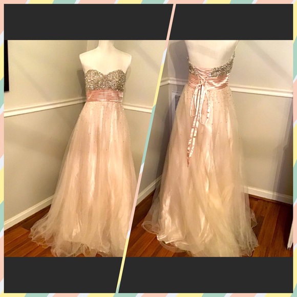 Dave & Johnny Dresses & Skirts - Dave & Johnny Strapless Princess Ball Gown